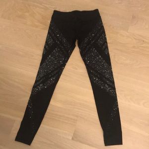 Leggings with matte reflective galaxy pattern